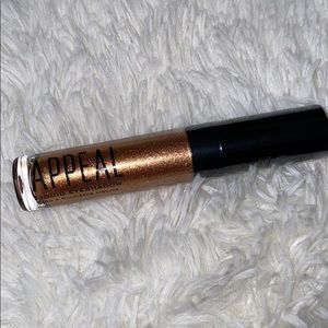 Liquid eyeshadow